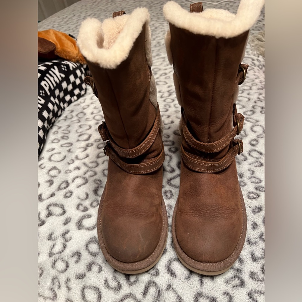 Girls uggs